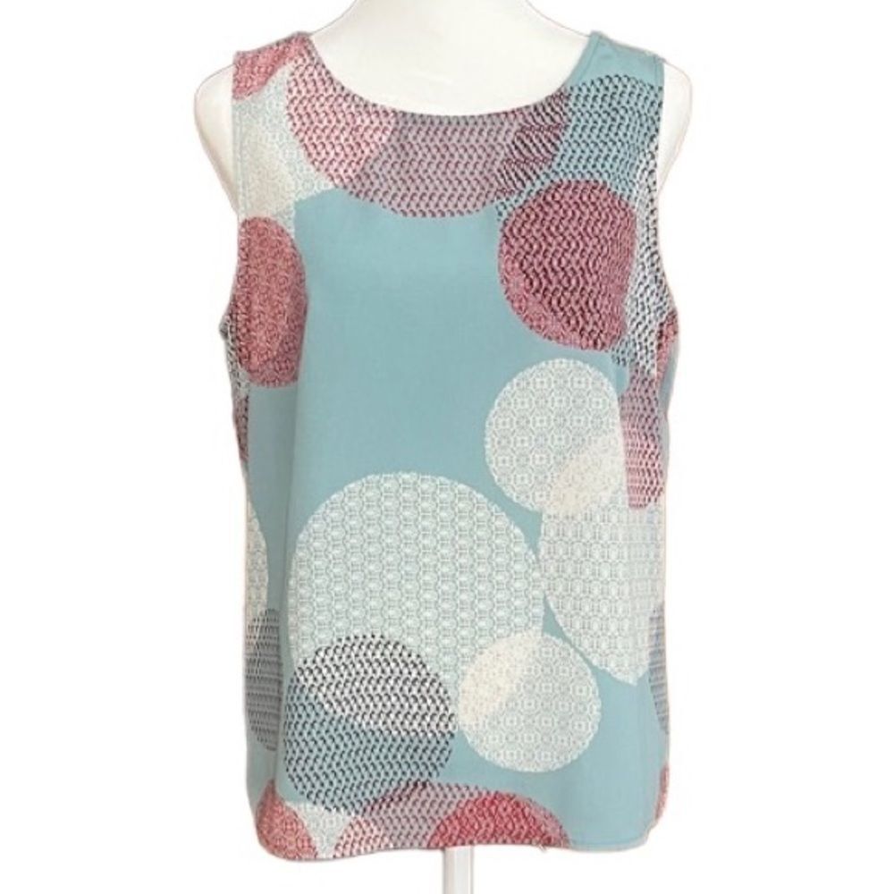 Renee C sleeveless round neckline blue abstract circle top